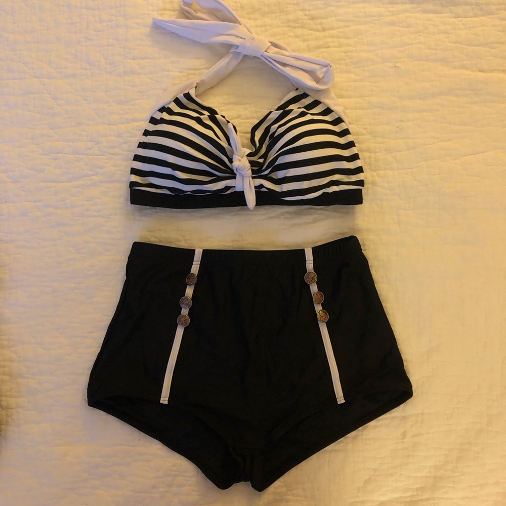 Two-piece, high-waisted bikini